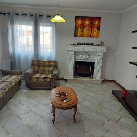Appartamento Manka' S Place Tirana Esterno foto