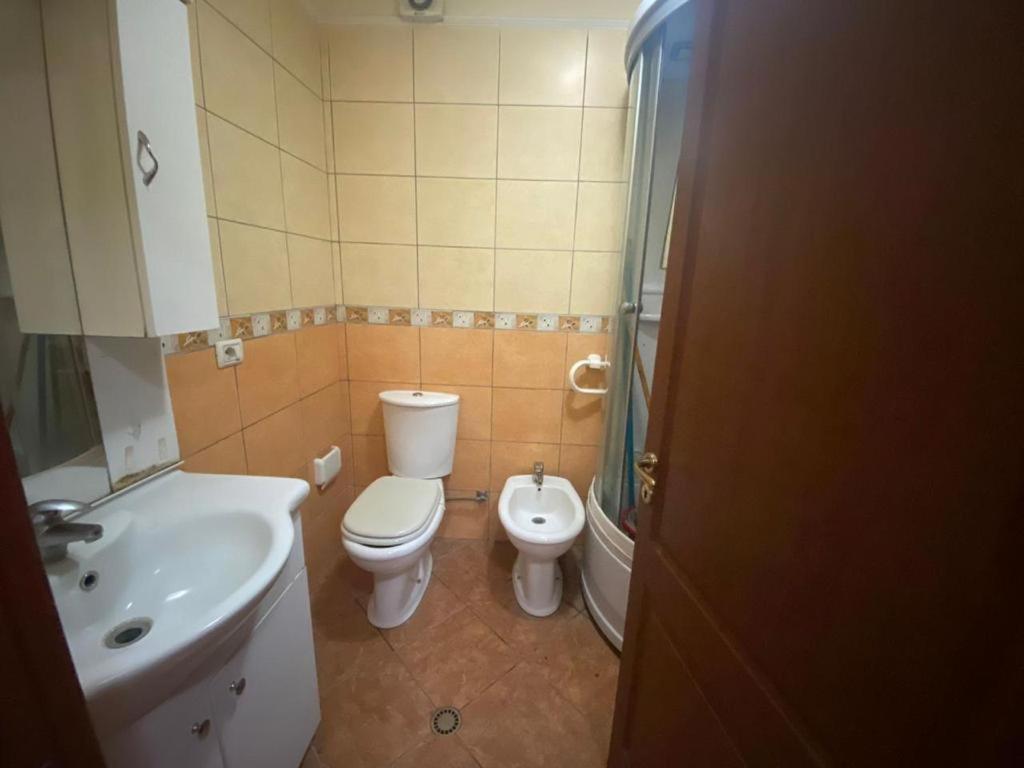 Appartamento Manka' S Place Tirana Esterno foto