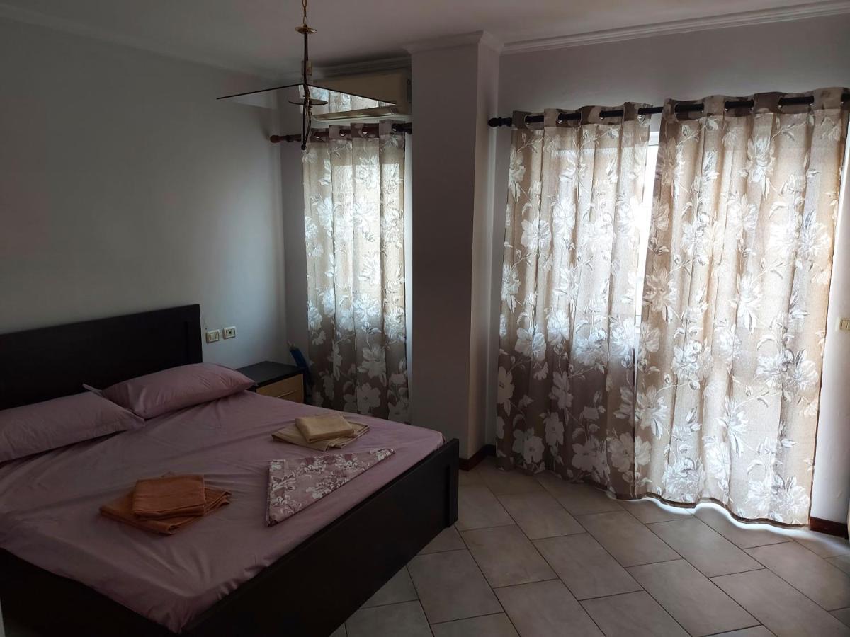 Appartamento Manka' S Place Tirana Esterno foto