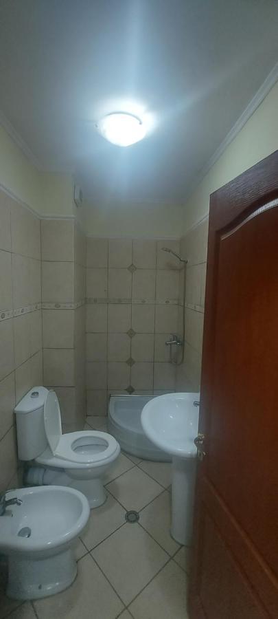 Appartamento Manka' S Place Tirana Esterno foto